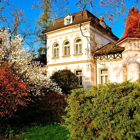 Hotel Zamecek Na Celadne Čeladná Exterior foto