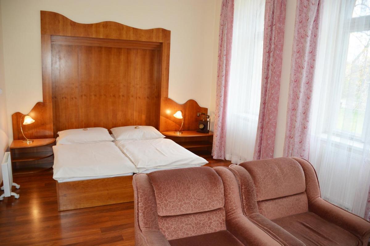 Hotel Zamecek Na Celadne Čeladná Exterior foto