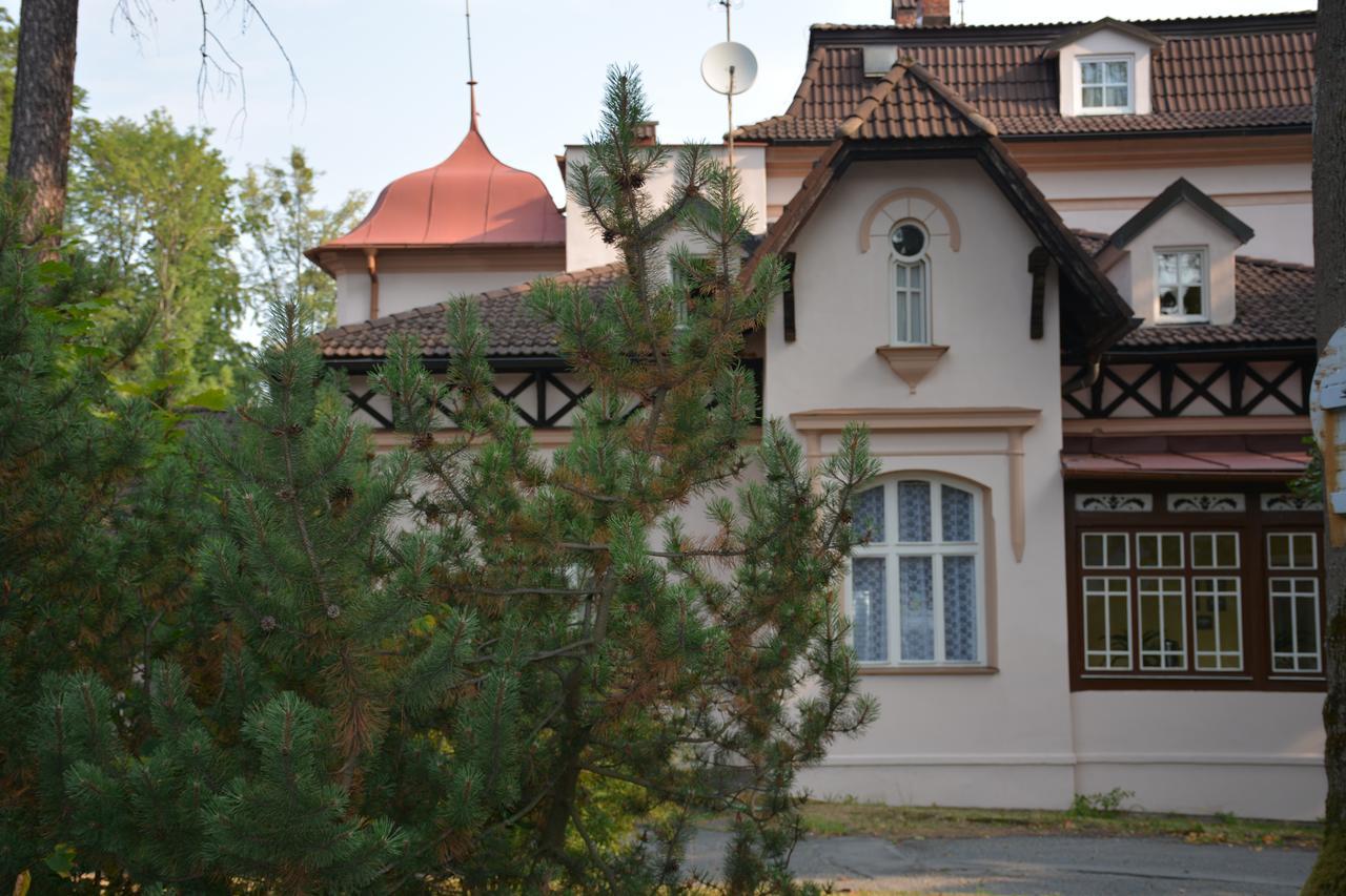 Hotel Zamecek Na Celadne Čeladná Exterior foto