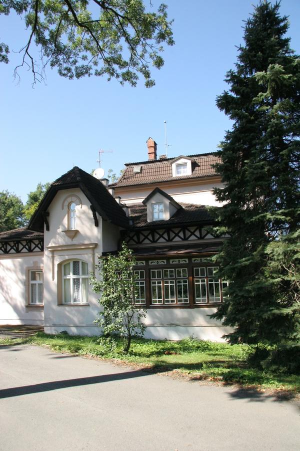 Hotel Zamecek Na Celadne Čeladná Exterior foto